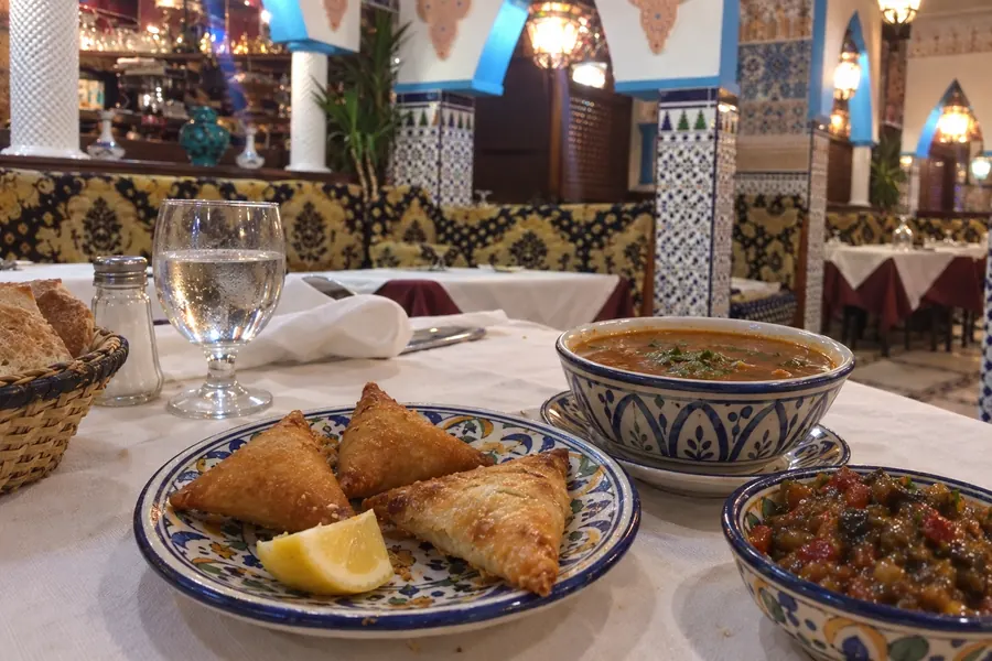Briouates, harira et zaalouk
